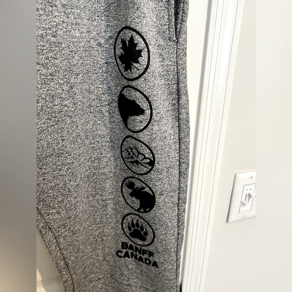NWT Jogger Sweatpants Salt and Pepper Gray XL Banff Canada and Animal Icons - Picture 7 of 8